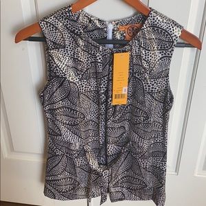 Tory Burch black leaf top size 6